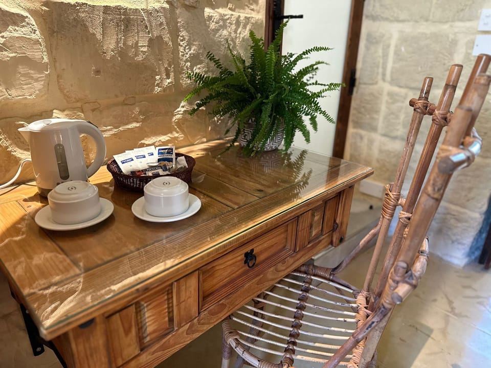 Family Room | Minibar, in-room safe, desk, laptop workspace