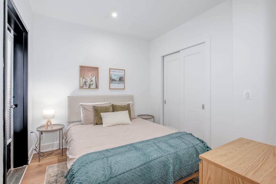 Apartment, 2 Bedrooms, Non Smoking, Private Bathroom | 2 bedrooms, blackout drapes, iron/ironing board, free WiFi