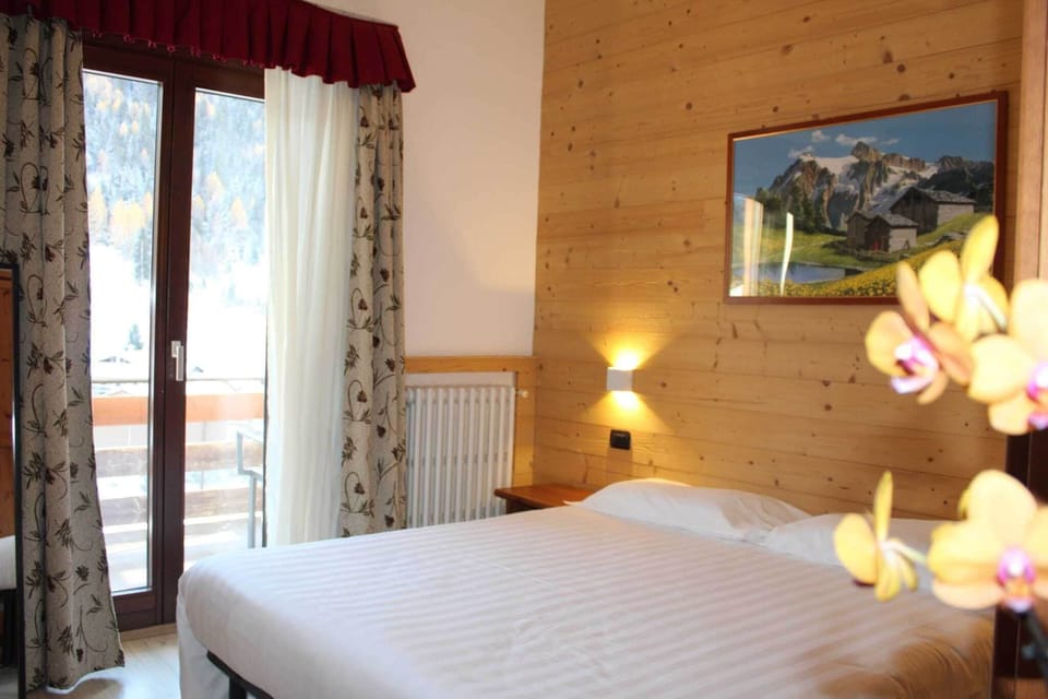 Standard Double or Twin Room, Balcony, Mountain View | Free WiFi, bed sheets