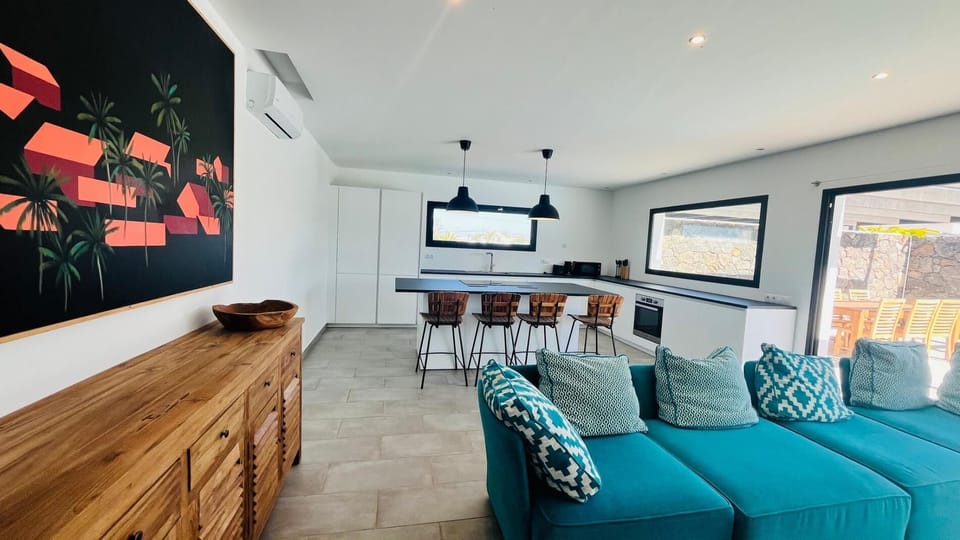 Casa Carica with heated pool in Lajares (4211)