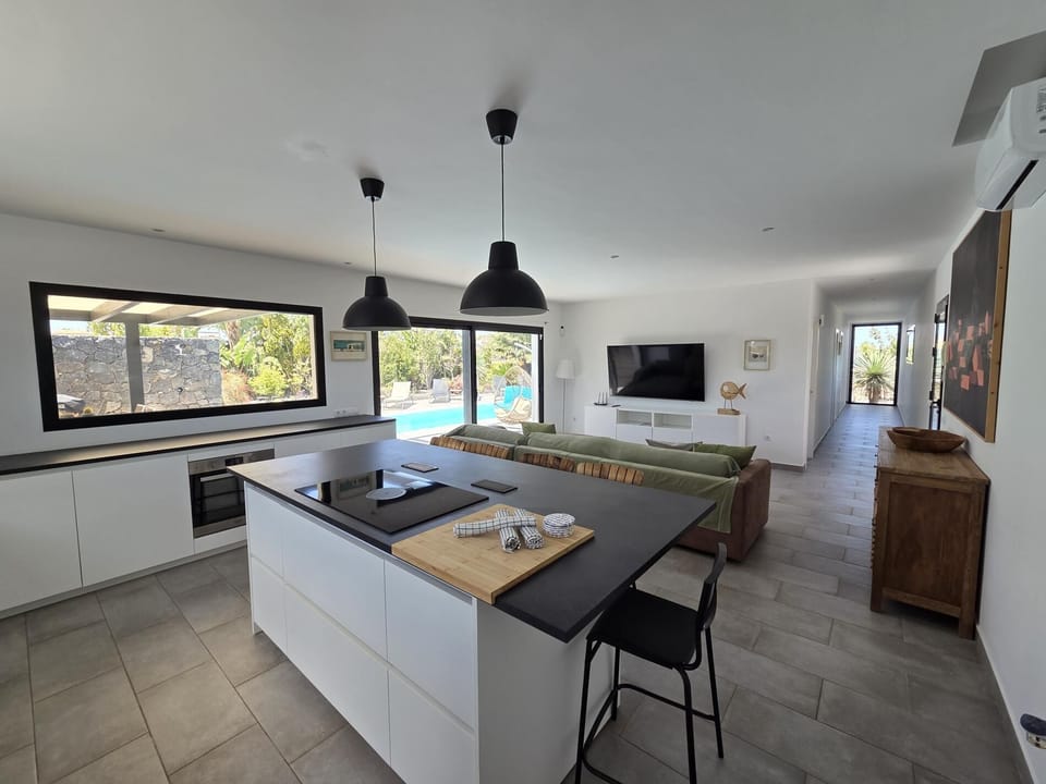 Casa Carica with heated pool in Lajares (4787)