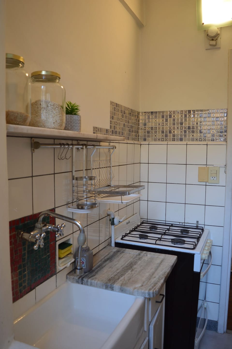 Apartment, 1 Bedroom, City View | Private kitchen | Full-size fridge, microwave, oven, stovetop