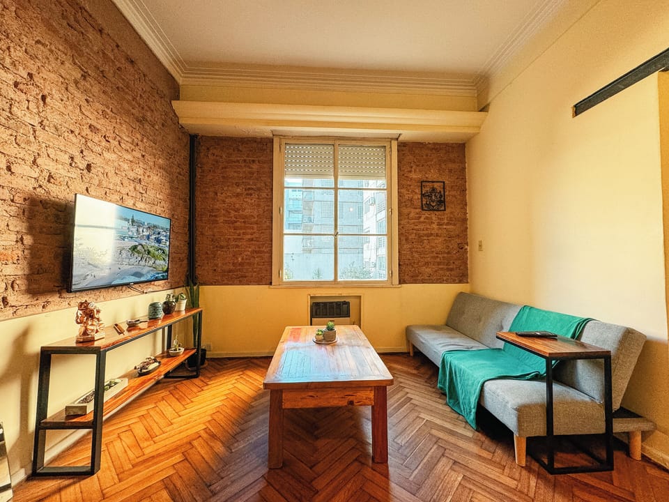Apartment, 1 Bedroom, City View | Living area | 42-inch Smart TV with cable channels, Netflix, pay movies