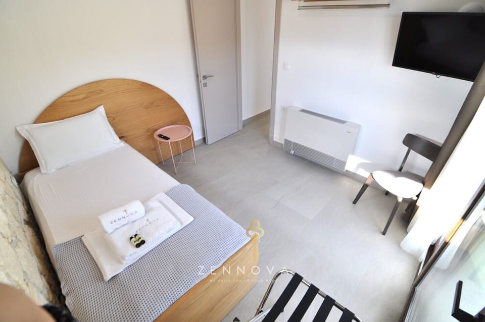 Luxury Villa, Pool View | 4 bedrooms, iron/ironing board, free WiFi