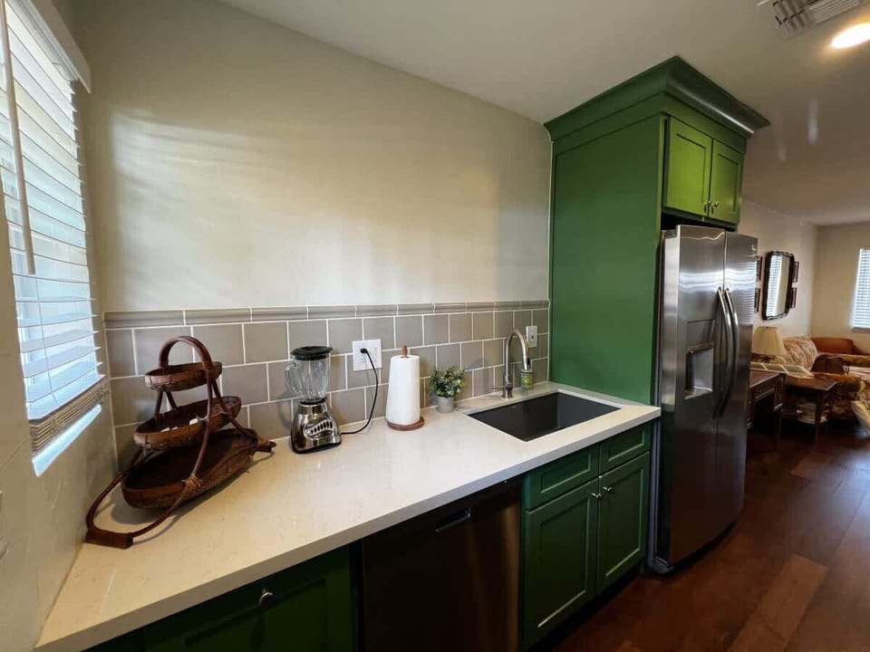 Kitchen Supplies & Amenities