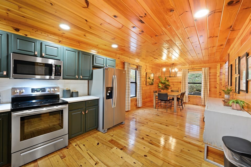 Full kitchen