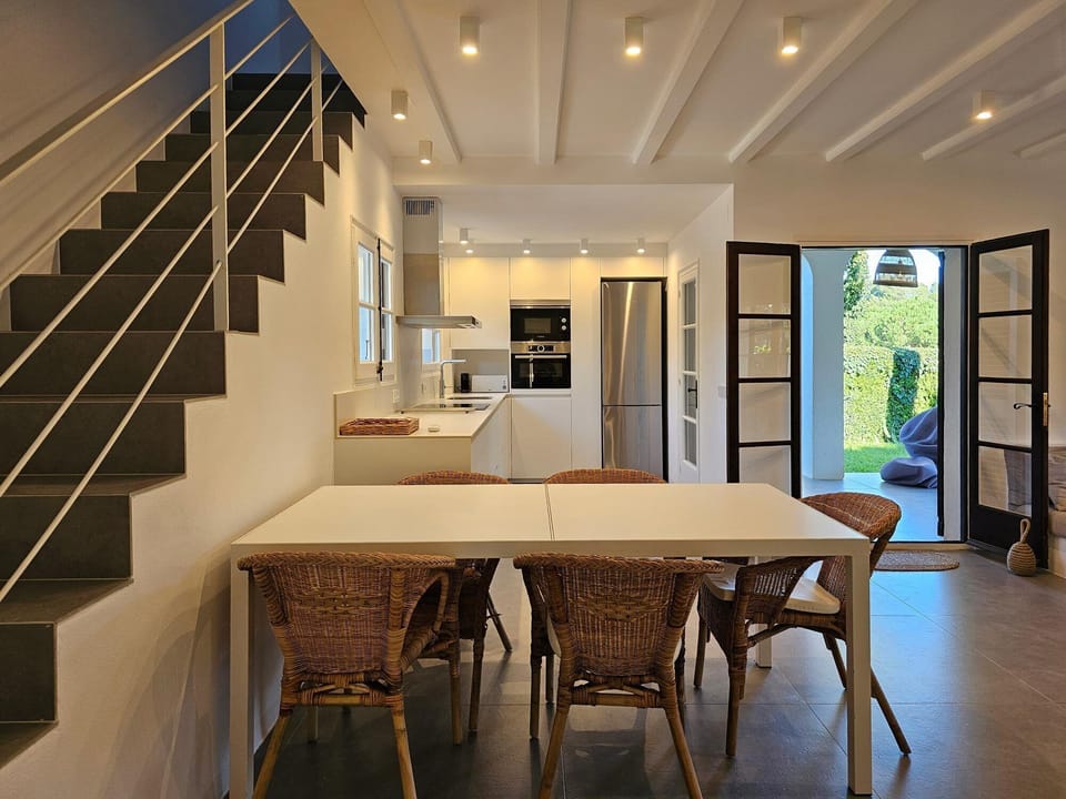 House next to Golf Pals, 800 mts to the beach. A/C. COSTA BRAVA