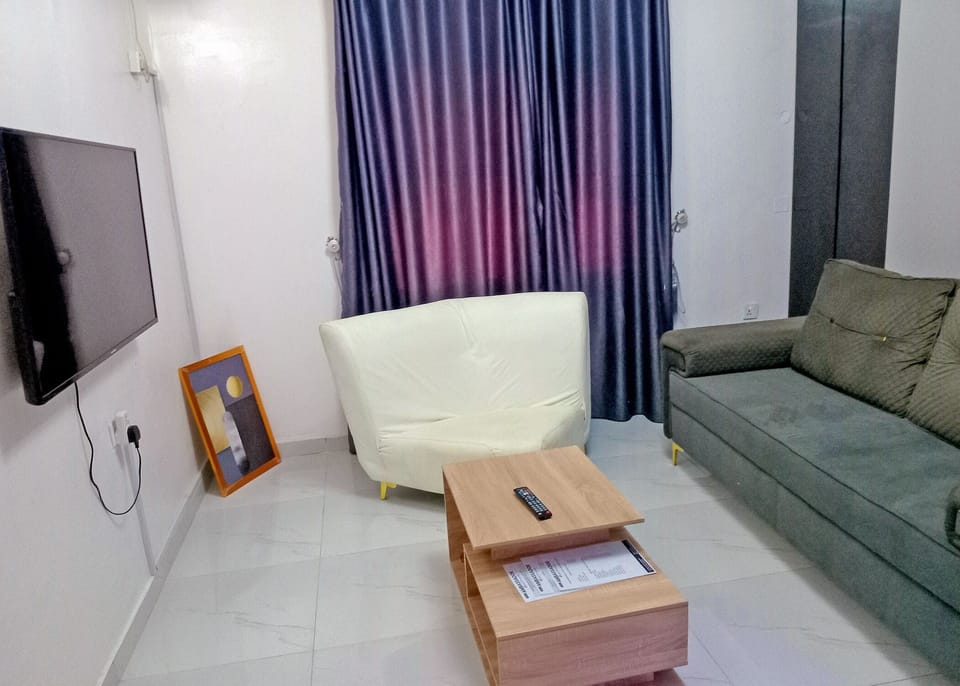 Luxury Suite, Garden View | Free WiFi