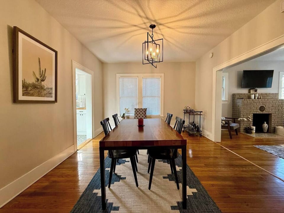 Dining room seating