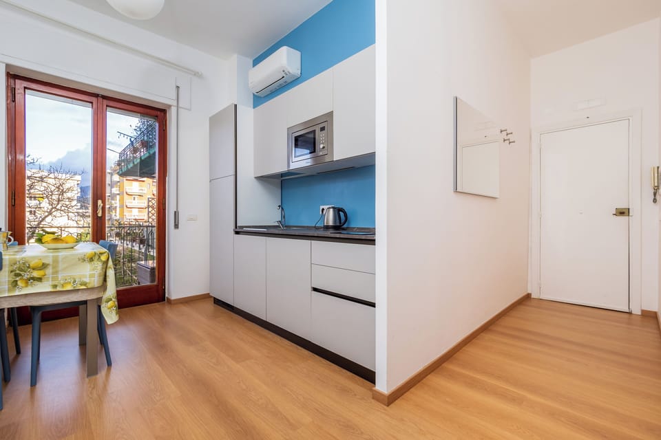 City Apartment, Balcony, City View | Private kitchen | Espresso maker, electric kettle