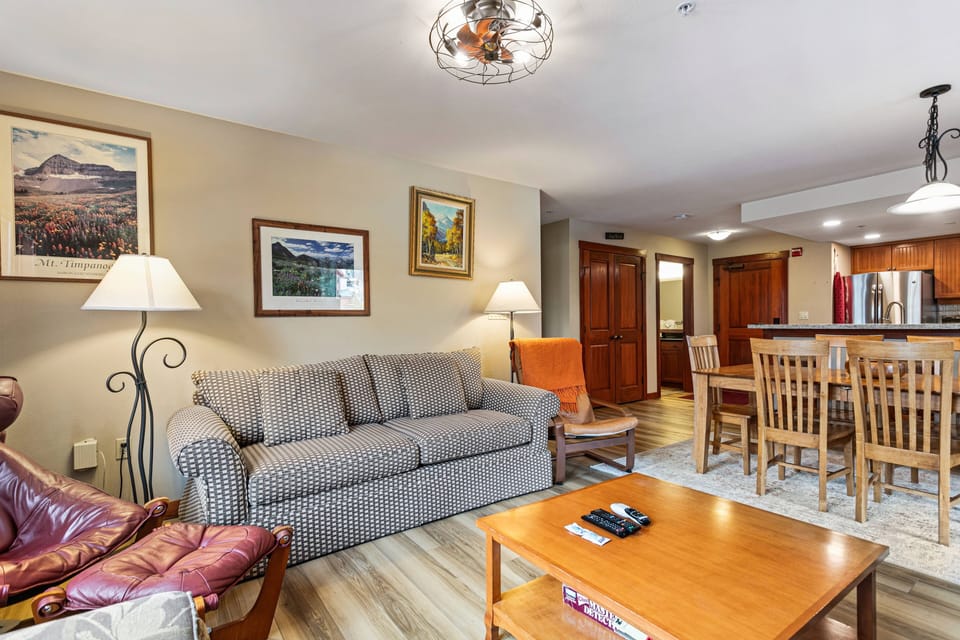 Furniture, Indoors, Living Room, Couch, Table
