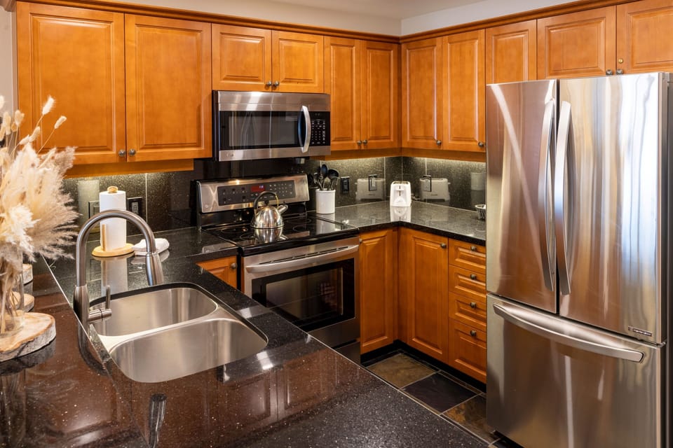 Indoors, Microwave, Oven, Kitchen, Refrigerator