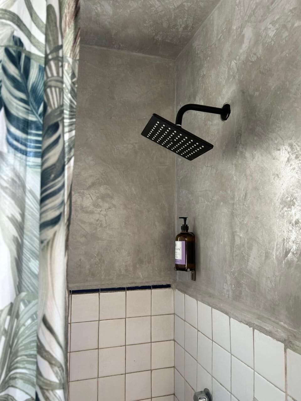 Luxury Double Room, 1 Double Bed | Bathroom | Shower, hair dryer, towels, soap