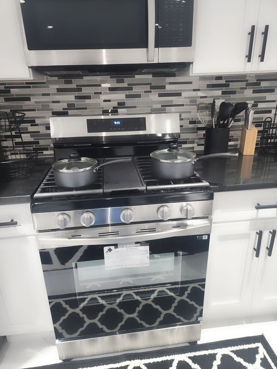 4 burner gas stove with oven