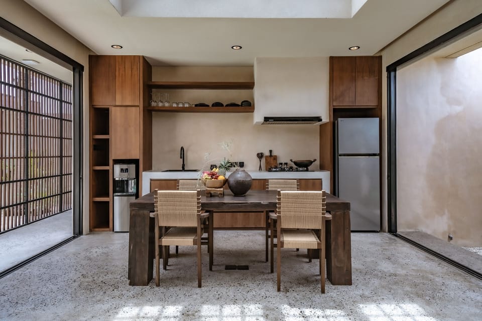 Villa, 2 Bedrooms, Patio, Pool View | Dining room