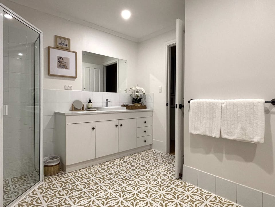 Main bathroom
