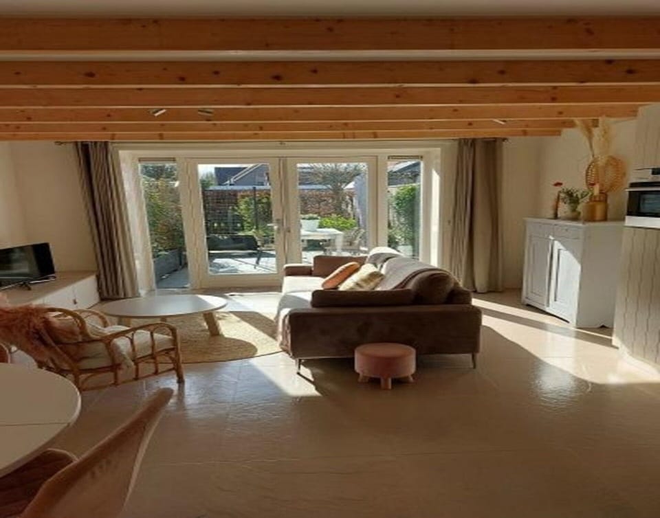 House | Dining