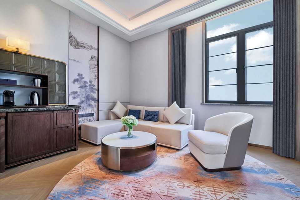 Superior Suite | In-room safe, blackout drapes, soundproofing, iron/ironing board