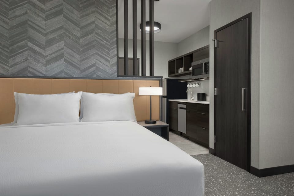 Studio Suite, 1 King Bed with Sofa bed, Mountain View | Hypo-allergenic bedding, desk, laptop workspace, iron/ironing board