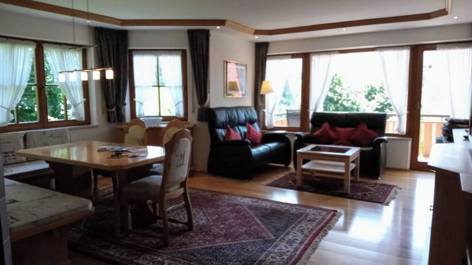 Apartment, 2 Bedrooms, Balcony | Living room | Flat-screen TV