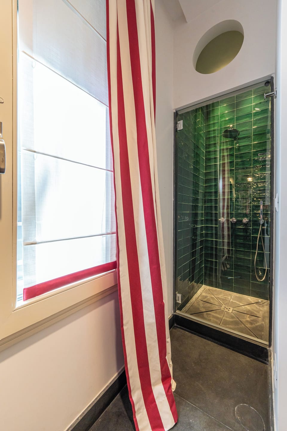 Superior Room, Courtyard View | Bathroom | Bathrobes