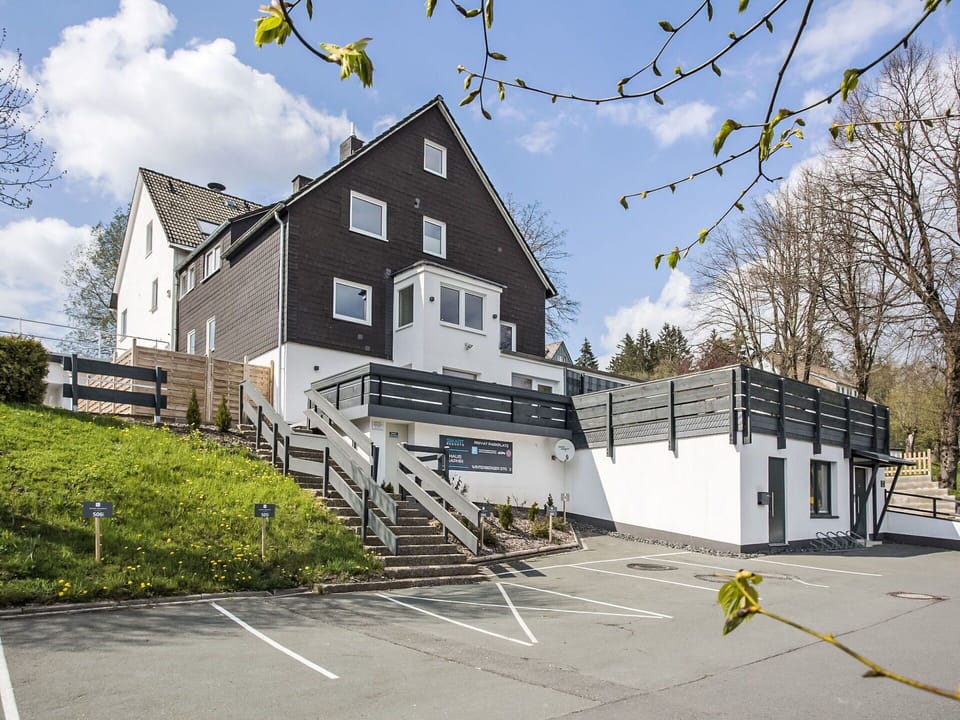 Stairs, Architecture, Home, Residential Area, House, Siding, Urban Design, Composite Material, Cottage, Slope