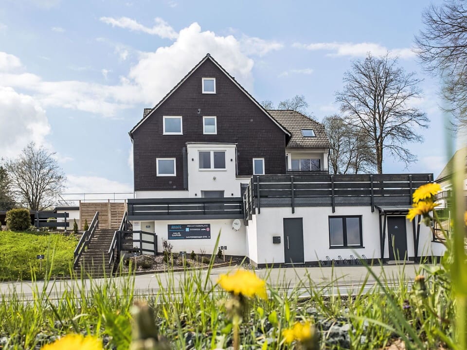 Building, Window, Home, Facade, Architecture, House, Residential Area, Roof, Siding, Cottage