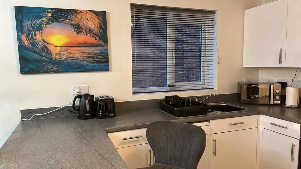 House | Private kitchen | Fridge, microwave, oven, stovetop