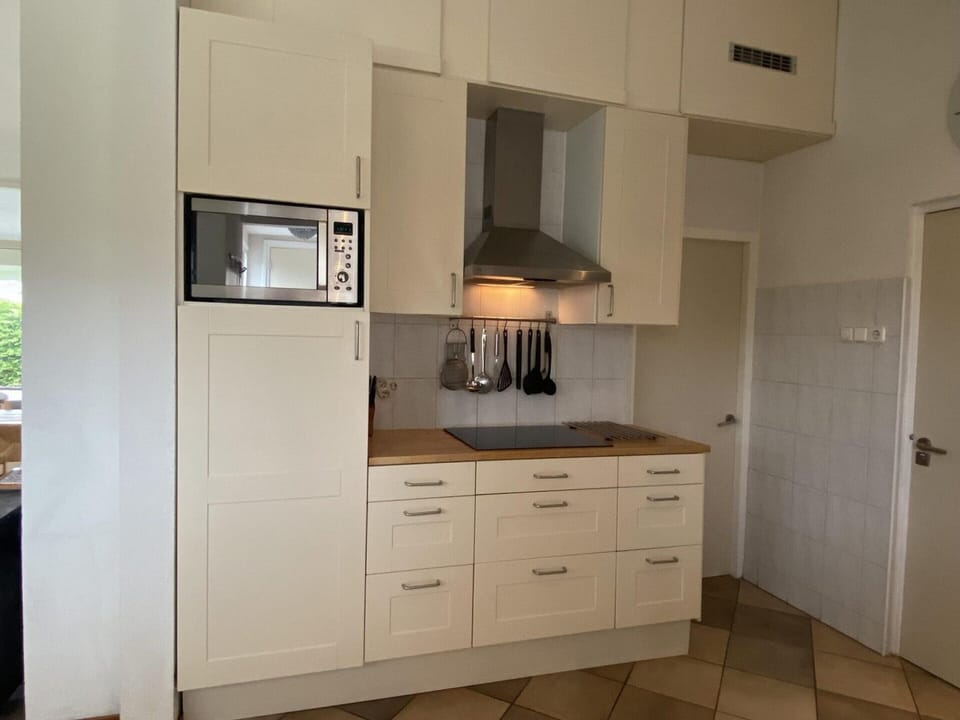 House | Private kitchen | Stovetop, highchair