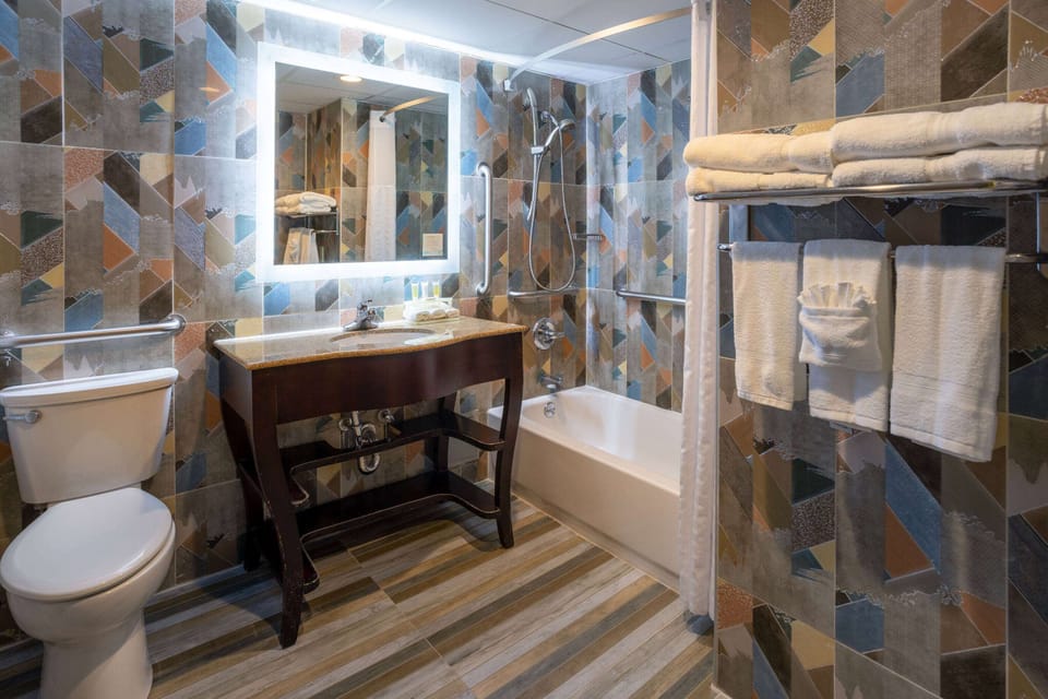 Deluxe Room, 2 Queen Beds, Accessible, Non Smoking (Mobility Accessible Room) | Accessible bathroom