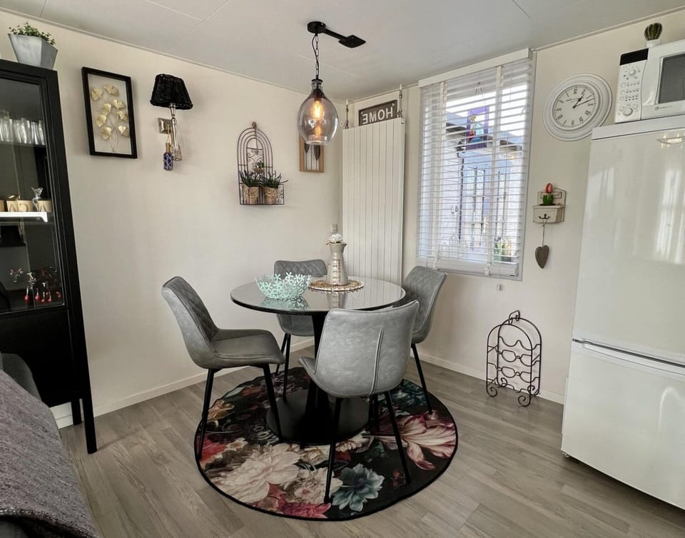 House | Dining