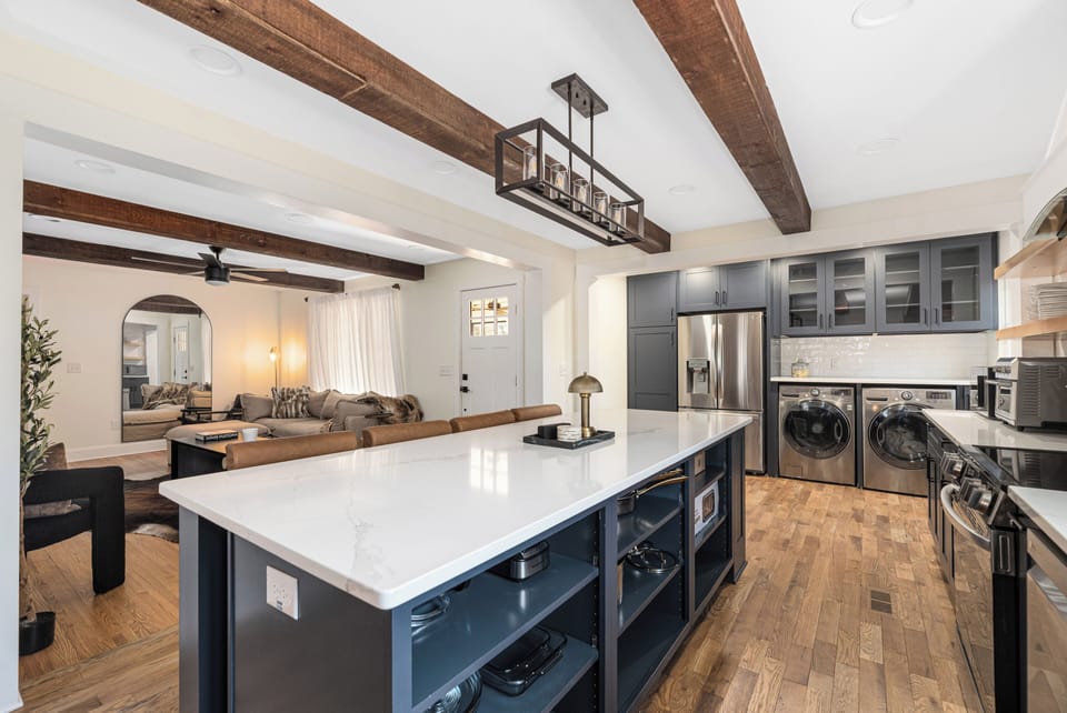 Full size kitchen