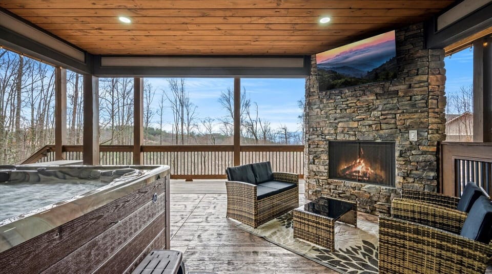 Indoor spa tub