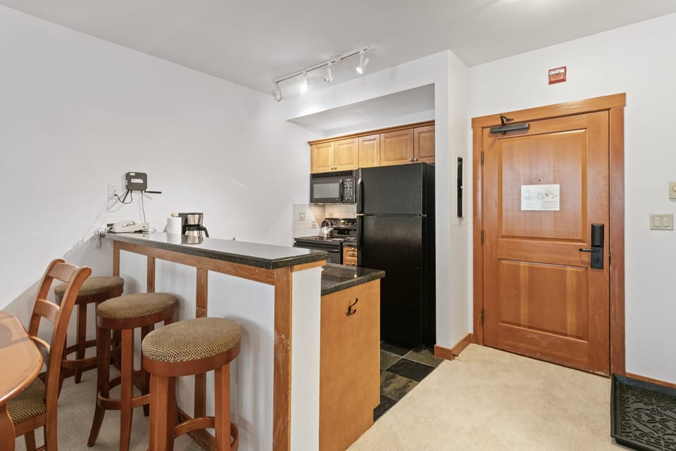 Studio | Private kitchen | Coffee/tea maker, fridge, oven, dishwasher