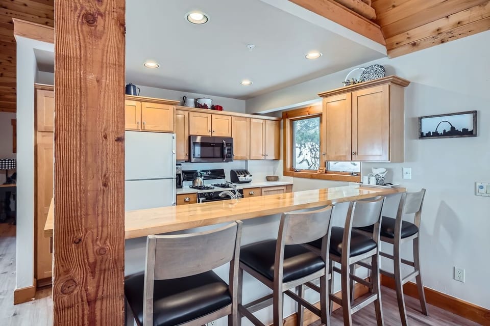 House, 3 Bedrooms | Private kitchen | Coffee/tea maker, fridge, oven, toaster