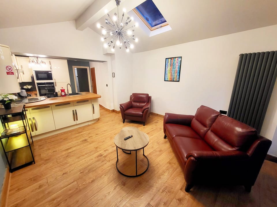 House, 3 Bedrooms, Kitchen | Living area | TV