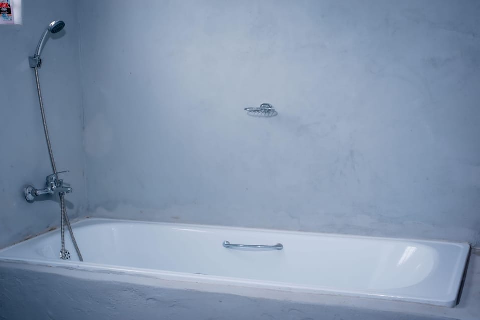 Comfort Double Room | Bathroom | Combined shower/tub, soap, shampoo, toilet paper