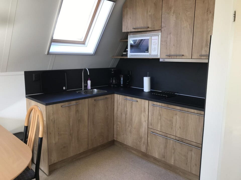 House | Private kitchen | Fridge, stovetop, dishwasher, coffee/tea maker