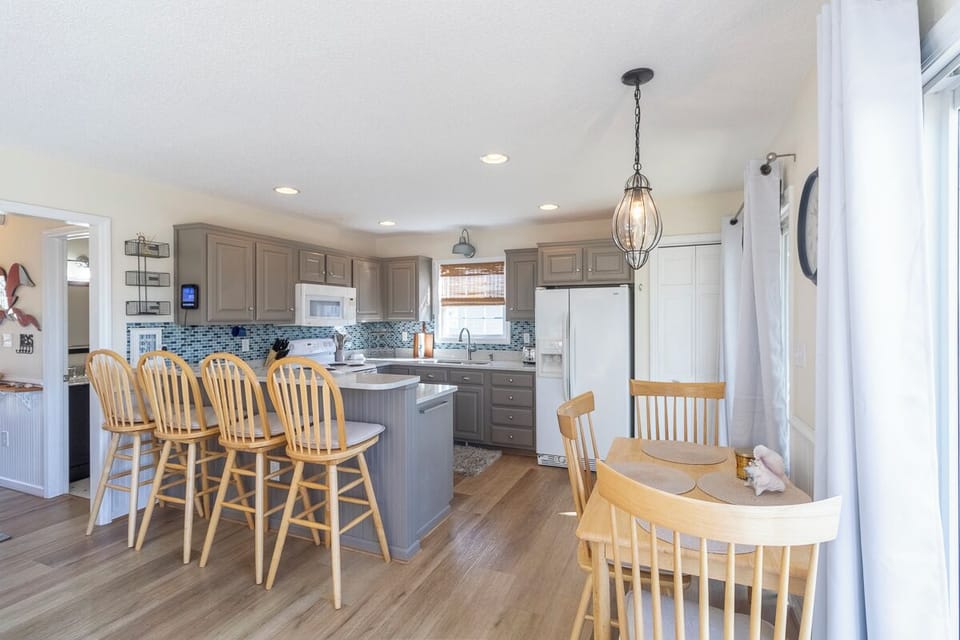 Mid Level Kitchen