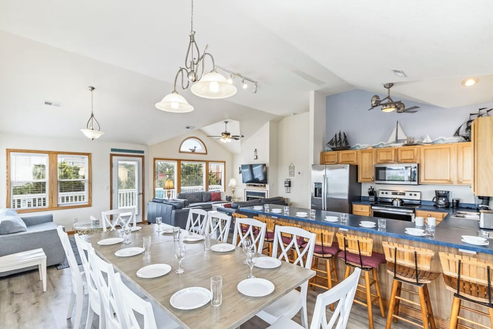 Top Level Dining Area