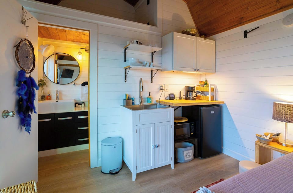 Cabin, 1 Queen Bed, Patio, Mountain View (MM Casa Maia) | Private kitchen | Fridge, microwave, coffee/tea maker, cookware/dishes/utensils