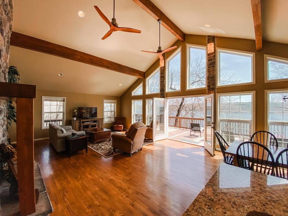 Open living space that overlooks the lake facing deck.