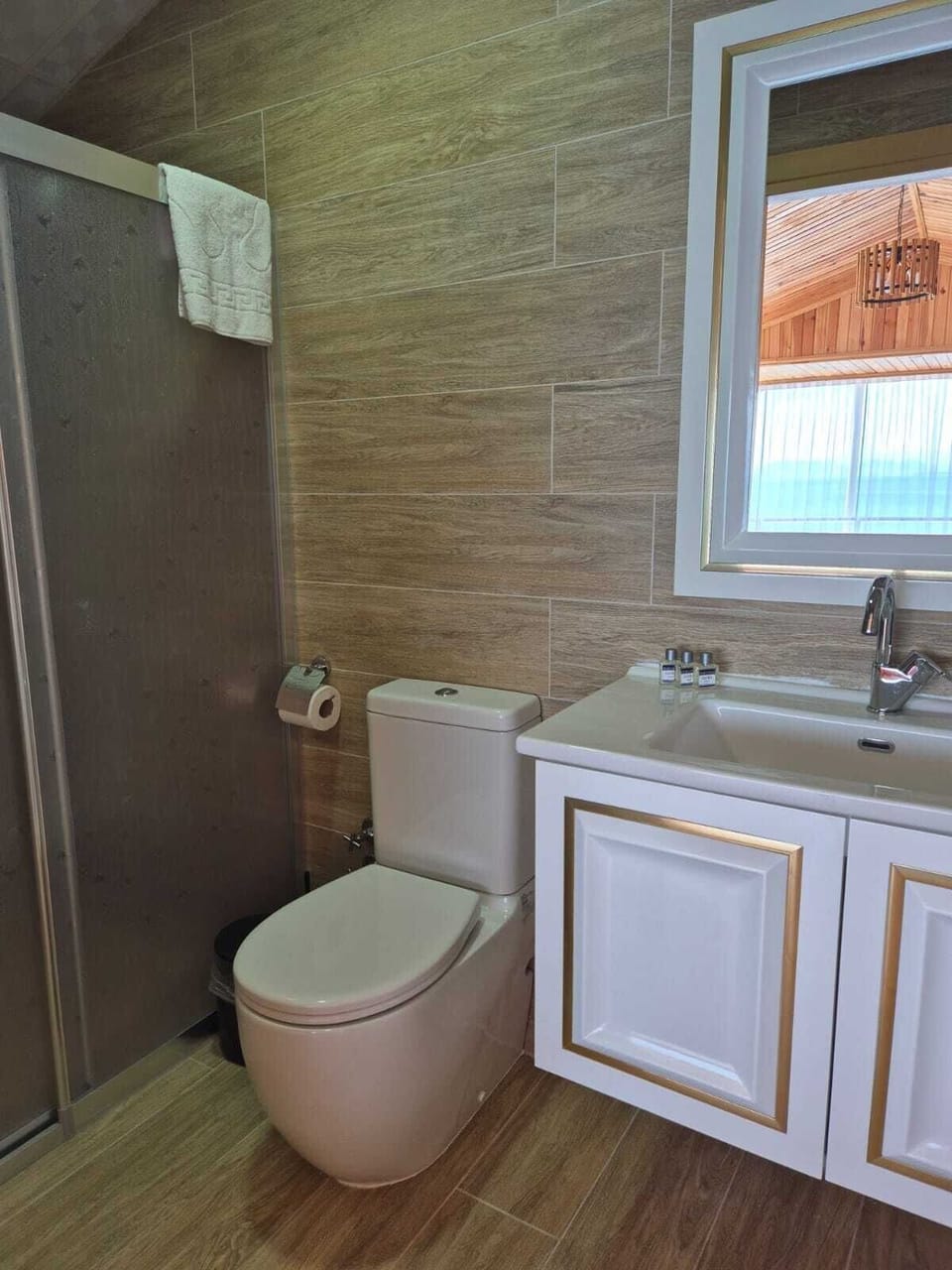 Standard Double or Twin Room, Sea View | Bathroom | Shower, free toiletries, hair dryer, slippers