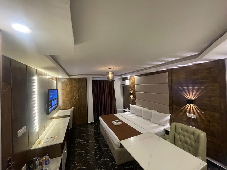 Family Single Room | Desk, free WiFi
