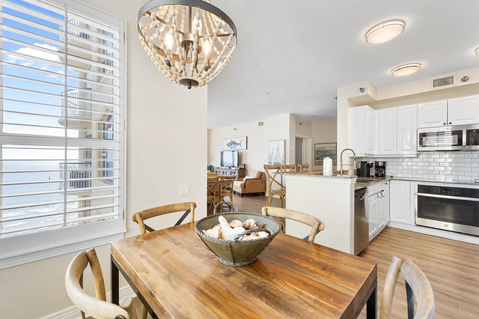 Condo, Multiple Beds (Beach Colony Tower 11A) | Dining
