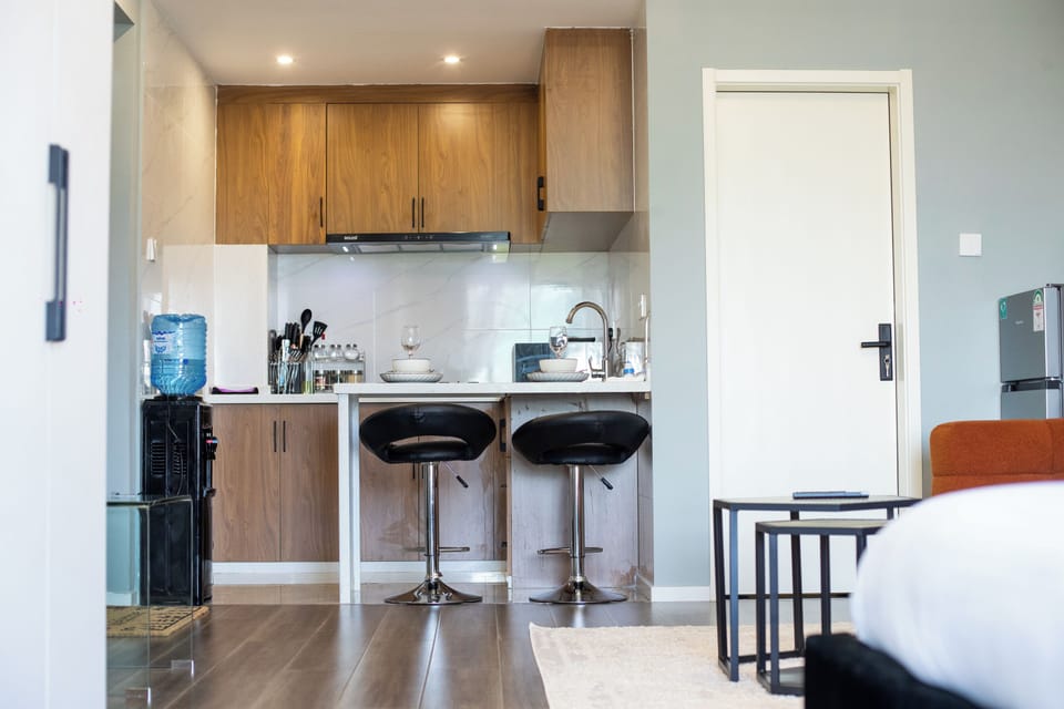 Deluxe Studio, Private Pool, City View | Private kitchen