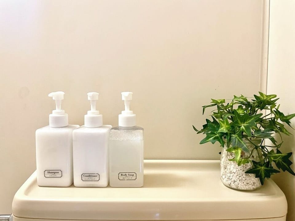 Bathroom amenities