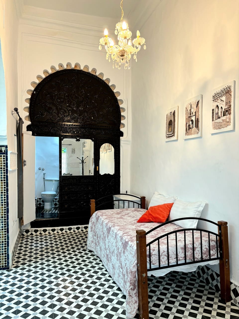 Traditional Triple Room, 2 Bedrooms | Individually decorated, individually furnished, laptop workspace