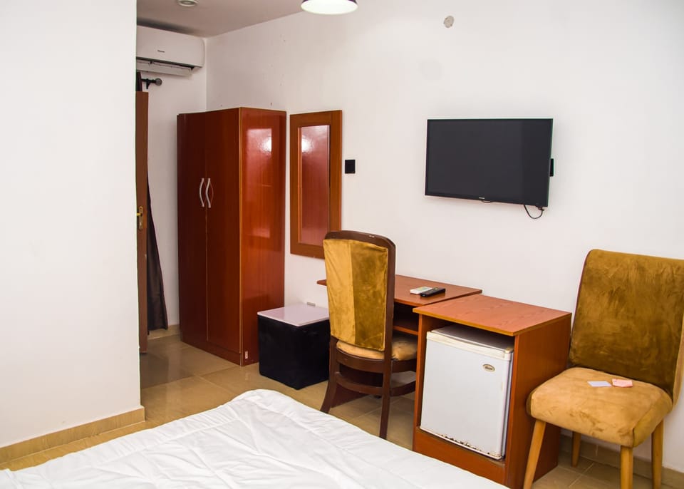 Standard Double Room | Desk, free WiFi