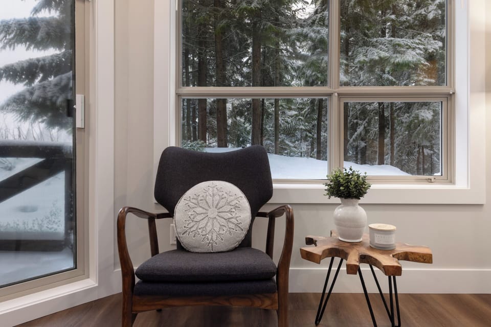 Looking for a quiet place to read a book with a warm cuppa? You found it!